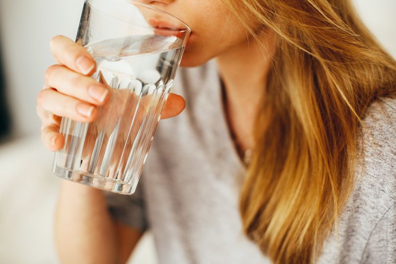 World Water Day: बहुत ज़्यादा नहीं सिर्फ़ इतना पानी पीना है सुरक्षित - The  Wellthy Magazine